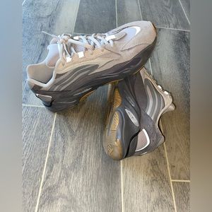 Yeezy Boost 700 V2 ‘Tephra’